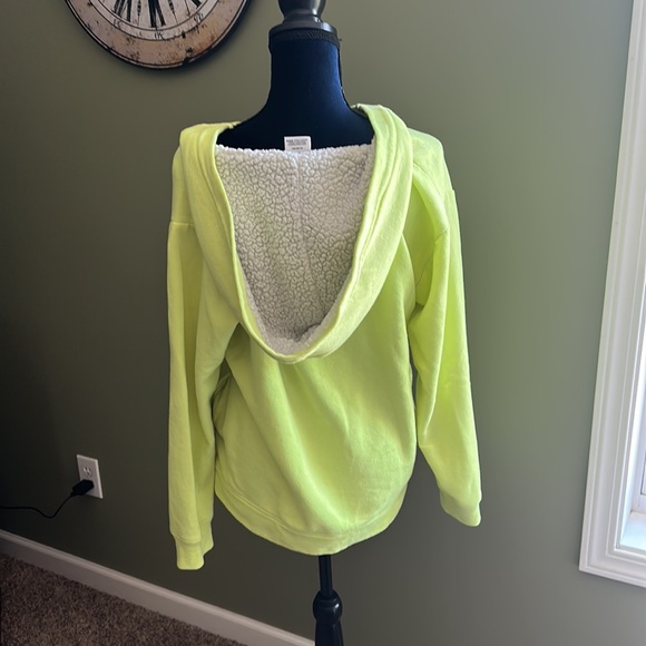 PINK sweatshirt - Picture 2 of 3